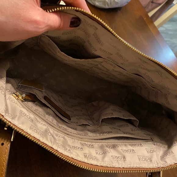 Authentic Michael Kors Large tote - Picture 5 of 11